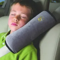 Universal Baby Pillow เข็มขัดนิรภัยรถยนต์และที่นั่ง Sleep Locator แผ่นรองไหล่ปรับรถได้