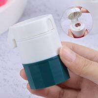 【YF】 1PC 4 In 1 Portable Layer Powder Tablet Grinder Pill Cutter Medicine Splitter Box Storage Crusher