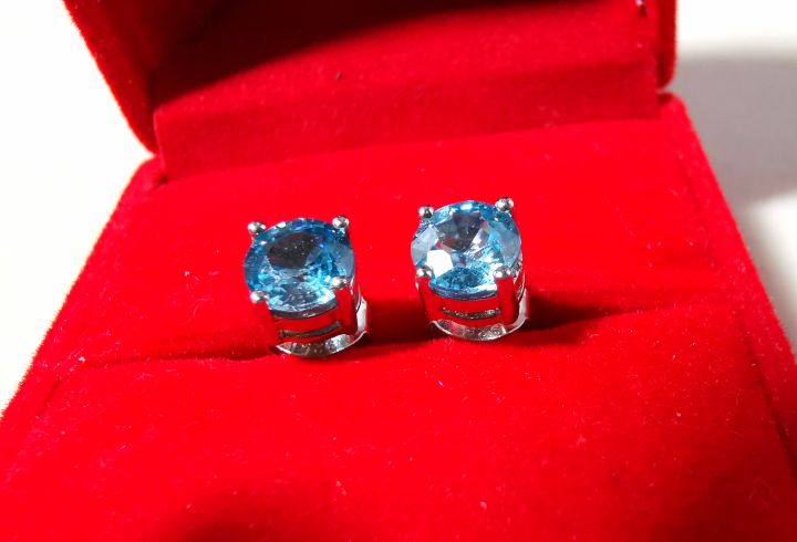 ต่างหูพลอยแท้-พลอยบลูโทแพส-blue-topaz-เรือนเงินแท้-925