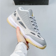 Original A J 11 Low cut Basketball Shoes Casual Sneakers For Men Women Grey