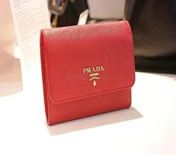 Qoo10 - Prada WOC : Bag & Wallet