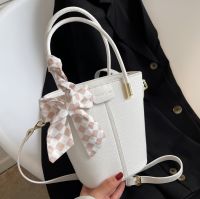 Han edition contracted bag female 2022 summer trend the new western style joker inclined shoulder bag handbag fashion bucket bag