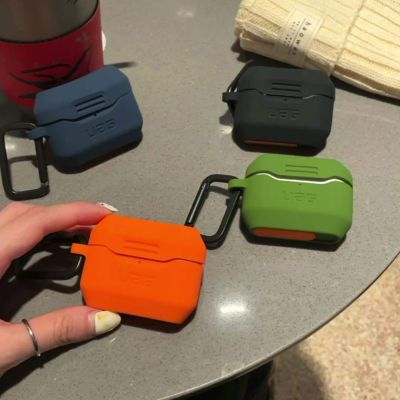 [ส่งทุกวัน] เคส Apple Airpod ยี่ห้อ UAG รุ่น Silicone Case ตัวยางทั้งชิ้น พร้อมตัวเหล็กห้อย สำหรับ AirPod Pro