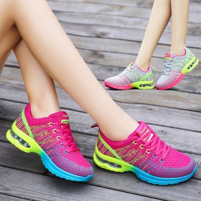 Kuike Sports รองเท้ากีฬา ผู้หญิง เกาหลี แฟชั่น รองเท้าผู้หญิง พื้นผิวสุทธิ ระบายอากาศได้ เบาะลม รองเท้าวิ่ง SE5216