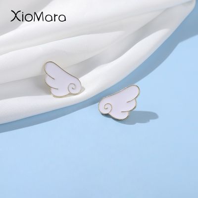 Custom Wings Enamel Pin Badge White Cloud Shape Brooch Jewelry Lapel Clothes Hat Gift Lovers And Friends Party Wholesale