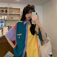 Retro Niche เสื้อเชิ้ตแขนสั้นผู้หญิงกลางความยาวหลวมสีคมชัดเย็บด้านบน