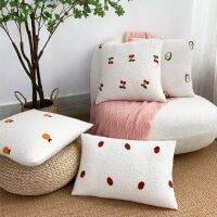 [FAZOZO Home Textile Store] ใหม่สีขาวตุ๊กตาผลไม้ปักหมอนอิงโซฟาปลอกหมอน45x45เซนติเมตรเชอร์รี่เดซี่หมีครอบคลุมสำหรับห้องนั่งเล่นประดับหมอน