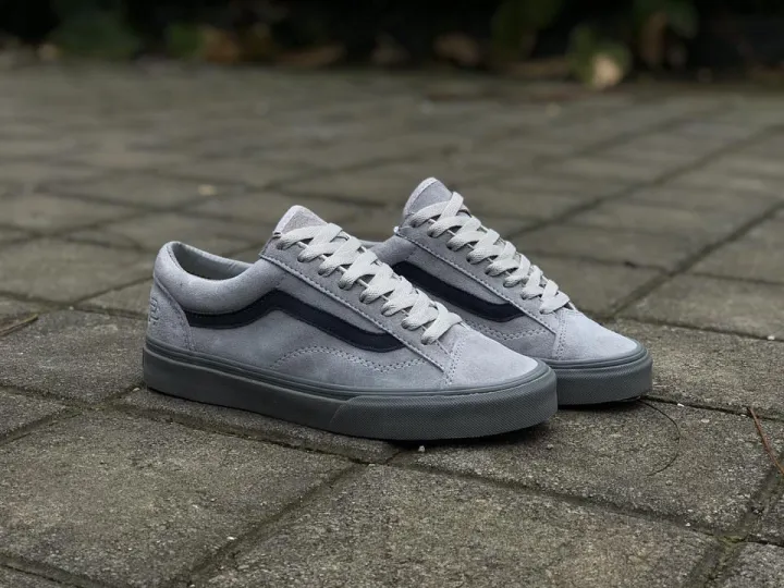 vans old skool reigning champ