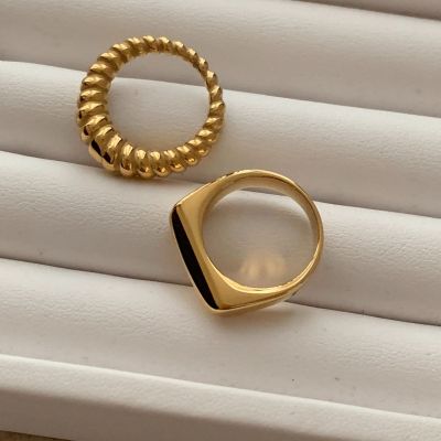 Bemet mini croissant / mini square ring แหวน