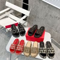 New type of slippers valentinoˉ for womens outerwear, summer trendy brand, high-end outdoor one line sandal, thick sole sandals, embroidered electric embroidered womens shoes