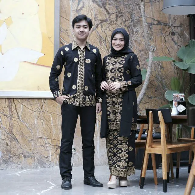 BEST SELLER 2022 - SET COUPLE TUNIK PRADA SONGKET HITAM PALEMBANG / SET  KEBAYA PRADA / COUPLE LEBARAN / KEMEJA