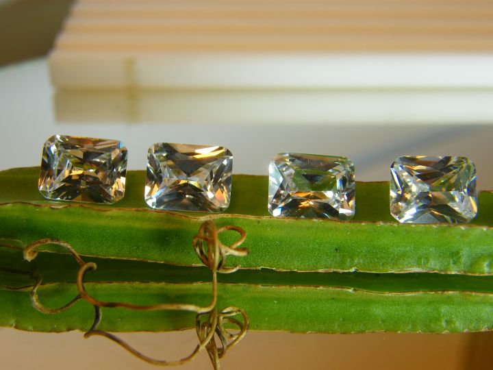cz-diamond-เพชรรัสเซีย-cubic-zirconia-รูปร่างเหลี่ยม-สีขาว-white-american-diamond-stone-baguette-shape-4x6-mm-10-pcs-เม็ด