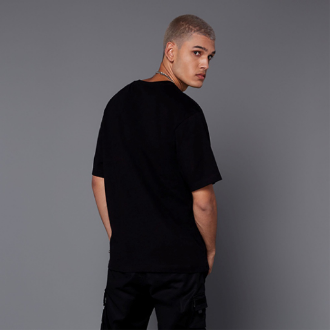 เสื้อยืดโอเวอร์ไซส์-พิมพ์ลาย-สีดำ-graphic-print-oversized-t-shirt-in-black-wa0115bk-116bk-117bk