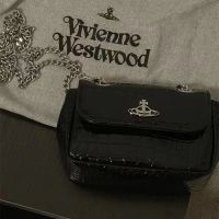 ☃EV Vivienne Westwood ญี่ปุ่น Vivienne กระเป๋าสี่เหลี่ยมขนาดเล็ก2022ใหม่จักรพรรดินี Dowager ดาวเสาร์กระเป๋าลายหนังจระเข้กระเป๋าโซ่กระเป๋าทรงเกี๊ยวโทรศัพท์มือถือ