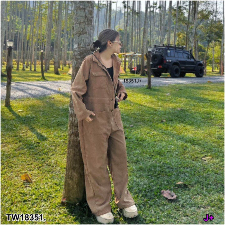 corrugated-jumpsuit-เชิ้ตชุดหมีลูกฟูกขายาว-ทรง-oversize-แต่งกระเป๋าช่วงอกและเอวแบบเท่ห์ๆ-ผ้าลูกฟูกเนื้อดี