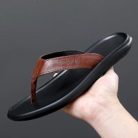 Fashion Men Flip Flops 2022 New Soft Bottom Non-slip Men Slippers Leather Casual Beach Summer Shoes Men Sandals Black House Slippers