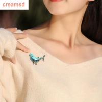 CREAMSD ปลาเคลือบสีสง่างามย้อนยุคพลอยเทียมสัตว์แฟชั่นเครื่องประดับผ้าพันคอคลิปเข็มกลัดปลาวาฬ Pin ฤดูหนาวเครื่องประดับ