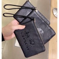 ร้อน, ร้อน★พร้อมส่ง แท้ % New คล้องมือ 1 ซิป S JES CORNER ZIP WRISTLET WITH HORSE AND CARRIAGE (COACH 3580) IM/BLACK