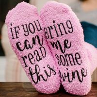 【CW】 Fuzzy Socks If You Can Read This Wine Chocolate Phrase Anti-Slip Hosiery with