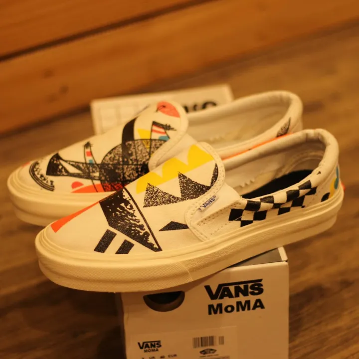 sepatu vans slip on moma