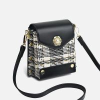 Kathleen web celebrity female joker 2023 new tide hot style small bag chain worn phone bag small square grid bag --ndjb238803