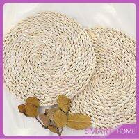 [ส่งฟรี] แผ่นรองหม้อสานจากต้น กก วัสดุธรรมชาติ ที่รองจาน รองแก้ว สานทรงกลม CORN HUSK WOVEN PLACEMAT[รหัสสินค้า]1559