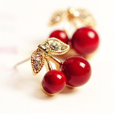 2018 New Fashion Cute Lovely Red Cherry Earrings Rhinestone Leaf Bead Stud Earrings For Woman Jewelry Boucle D 39;oreille Femme