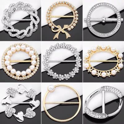 Luxury Crystal Pearl Circle Round Brooches Clothing Corner Hem Waist Buckles Scarf Buckle for T-Shirt Party Jewelry Accessories Headbands