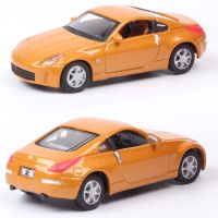 1/72 Scale Mini Road Signature Nissan 350Z Sports Z33 Car Model Toy Metal Auto Coupe Diecast Vehicles For Collection Orange