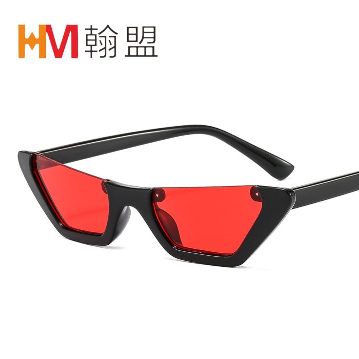 cod-21-the-new-personality-whimsy-half-frame-sunglasses-fashionistas-street-snap