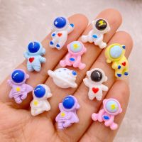 【hot】♣♀ 20Pcs New 10-17mm Small Astronaut Figurine Crafts Flatback Ornament Making Hairwear Acce