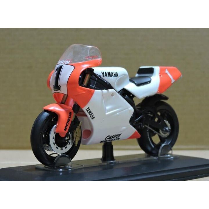 1-22-italeri-yamaha-yzr-500cc-โมเดลมอเตอร์ไซค์-รุ่น-diecast