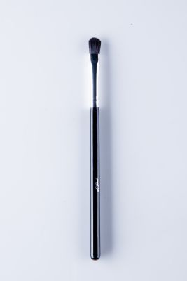 Lady Q Concealer eye Brush แปรงลงคอนซีลเลอร์บริเวณใต้ตา  –  สีดำ (LQ-022)