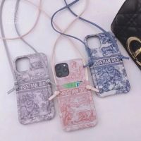 เคสงานหนังพร้อมสายสะพายพร้อมที่เสียบบัตร จะสะพายบ่า หรือ สะพายแบบ cross body ได้ตามใจเลยค้า มีรุ่น I 13 / I 13Pro / I 13ProMax