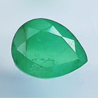 1.41cts(การัต) พลอยมรกตเเท้ Natural Emerald Beautiful Pear Shape. 8.10 MM x 6.30 MM