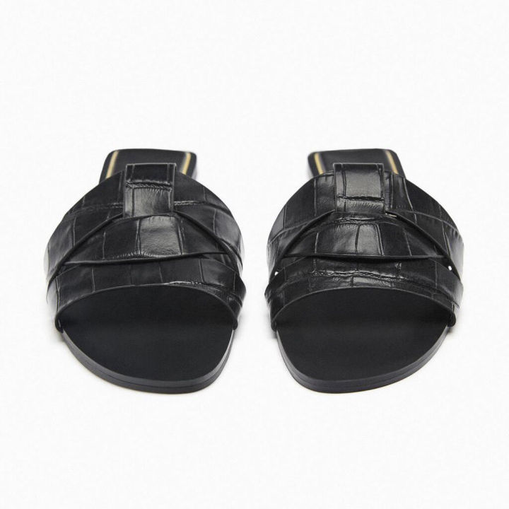 spain-za-family-2023-summer-black-cross-black-flat-bottom-sandals-versatile-for-za-ra-women-wearing-beach-sandals-outside-slides