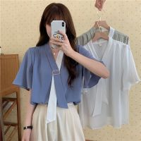 [COD] Shirt design sense niche matching summer Korean version 2022 new V-neck outerwear loose salt short-sleeved top women