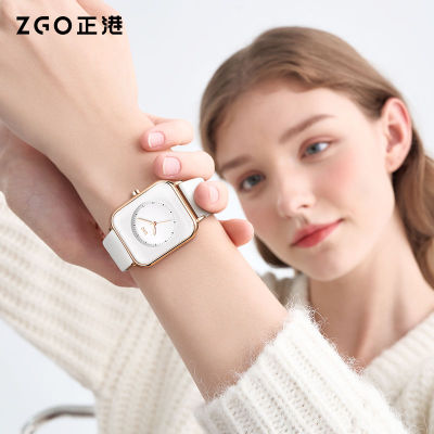 ZGO Zhenggang นาฬิกาสาว ins ผู้หญิงที่มีมูลค่าสูงหรูหราเบาๆอารมณ์ที่หลากหลายนาฬิกาสี่เหลี่ยมขนาดเล็กสีขาวเรียบง่ายและมีคุณภาพสูง