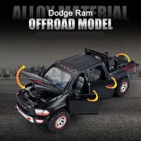 1:32 Dodge RAM TRX โมเดลรถโลหะผสมรถกระบะของเล่นดายคัสท์รถออฟโรดจำลองเสียงและเบาของขวัญของเล่นสำหรับเด็ก