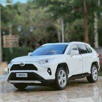 1:24 Toyota RAV4 SUV อัลลอยด์หล่อ Mainan Mobil รุ่น Suara Dan Cahaya Mainan Anak-Anak Koleksi Hadiah Ulang Tahun