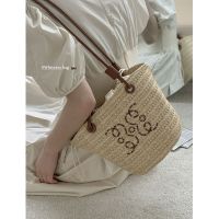 Uniqlo New Fashion version Forest straw woven bag for women summer 2023 new trendy fashion retro tote bag texture niche woven bag armpit bag