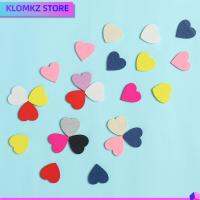 KLOMKZ 100pcs 18mm การจัดระเบียบปีใหม่ สติกเกอร์ติดผนัง DIY เครื่องประดับแต่งงาน รูปหัวใจ ชิปไม้ งานฝีมือไม้ ชิ้นลูกปา