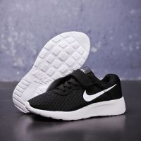 ROSHE RUN รองเท้าผ้าใบระบายอากาศได้ดีสำหรับเด็ก