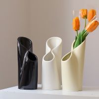 Wholesale New Arrivals Nordic Double Mouth Ceramic Bud Vase Black White Beige Glazed Art Model House Desktop Decoration