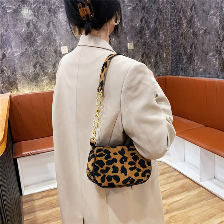 กระเป๋าแฟชั่นลายเสือดาว-สะพายไหล่สำหรับผู้หญิงแนวสตรีทผ้ากำมะหยี่แนวสตรีทแนววินเทจ