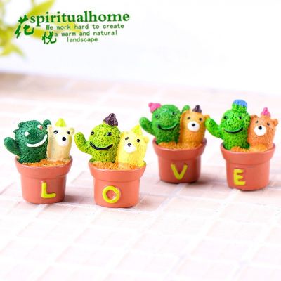 ตุ๊กตาจิ๋ว  LOVE Cactus ( A )  ตกแต่งสวนถาด แต่งสวนจิ๋ว แต่งเค้กแต่งบ้าน DIYได้ด้วยตัวคุณเอง*ราคาต่อชิ้น *คละแบบ