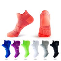 【YD】 New Anti-sweat Sport Socks Men Short Tube Breathable Outdoor Basketball Soccer