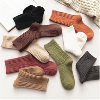 New Model Cotton Solid Color More Thick Women Socks Winter Warm Socks Cotton Breathable Sweat-absorbing wool Socks Women