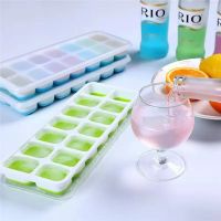 Creative 4 Colors Ice Cube Tray Reusable Silicone Ice Mold Ice Cube Maker BPA Free Ice Mould with Removable Lids