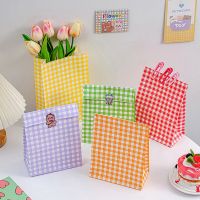 5pcs Plaid Gift Bag Standing Paper Bag Birthday Party Wedding Gift Supplies Wrapping Paper Hospitality Flower Gift Bag Gift Wrapping  Bags